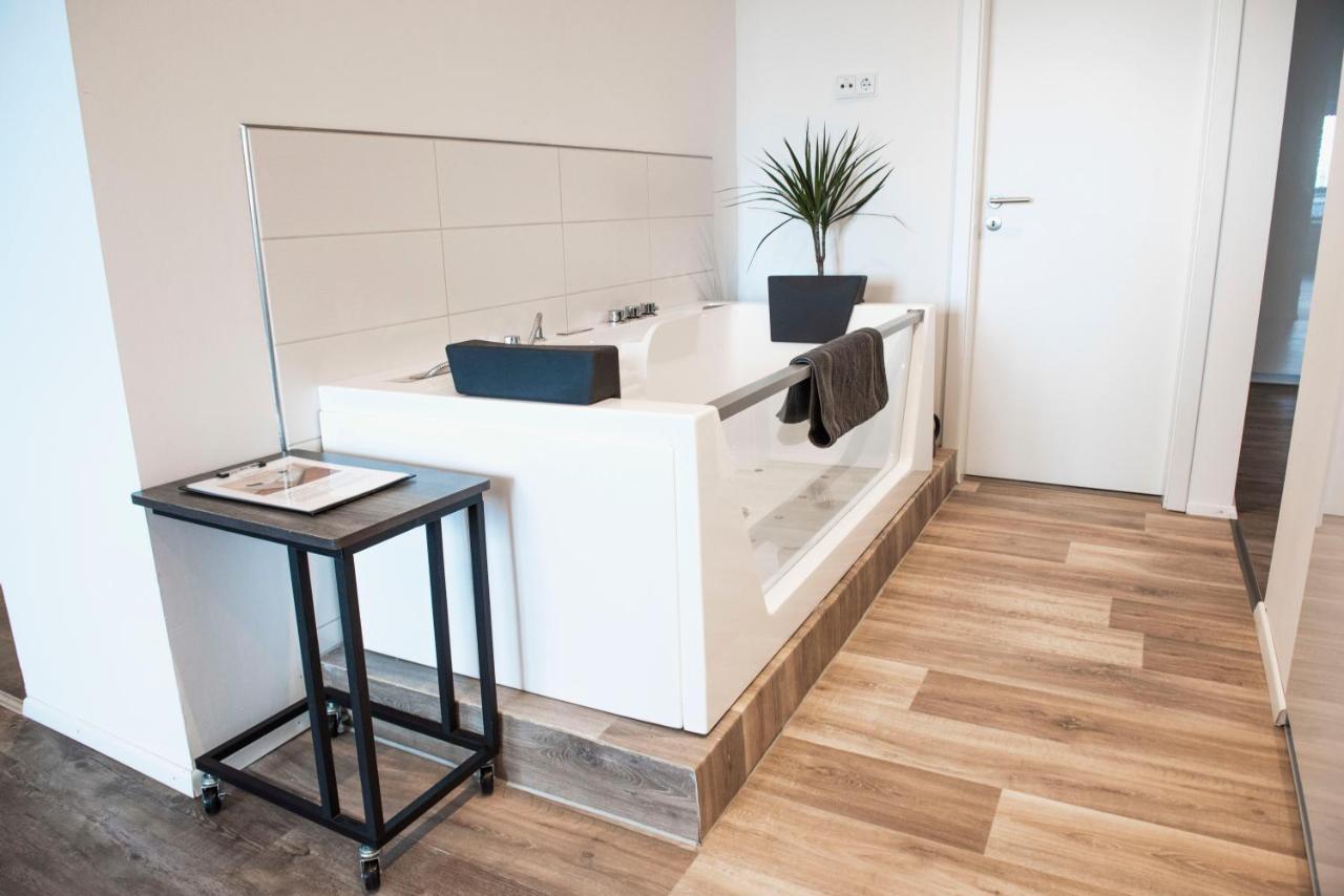 Luxus Suite Im Herzen Von Kempten***** +Parkplatz ภายนอก รูปภาพ