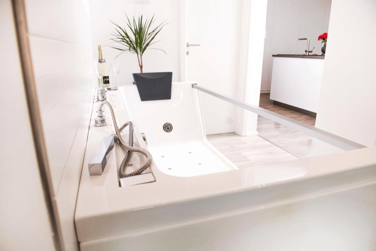 Luxus Suite Im Herzen Von Kempten***** +Parkplatz ภายนอก รูปภาพ